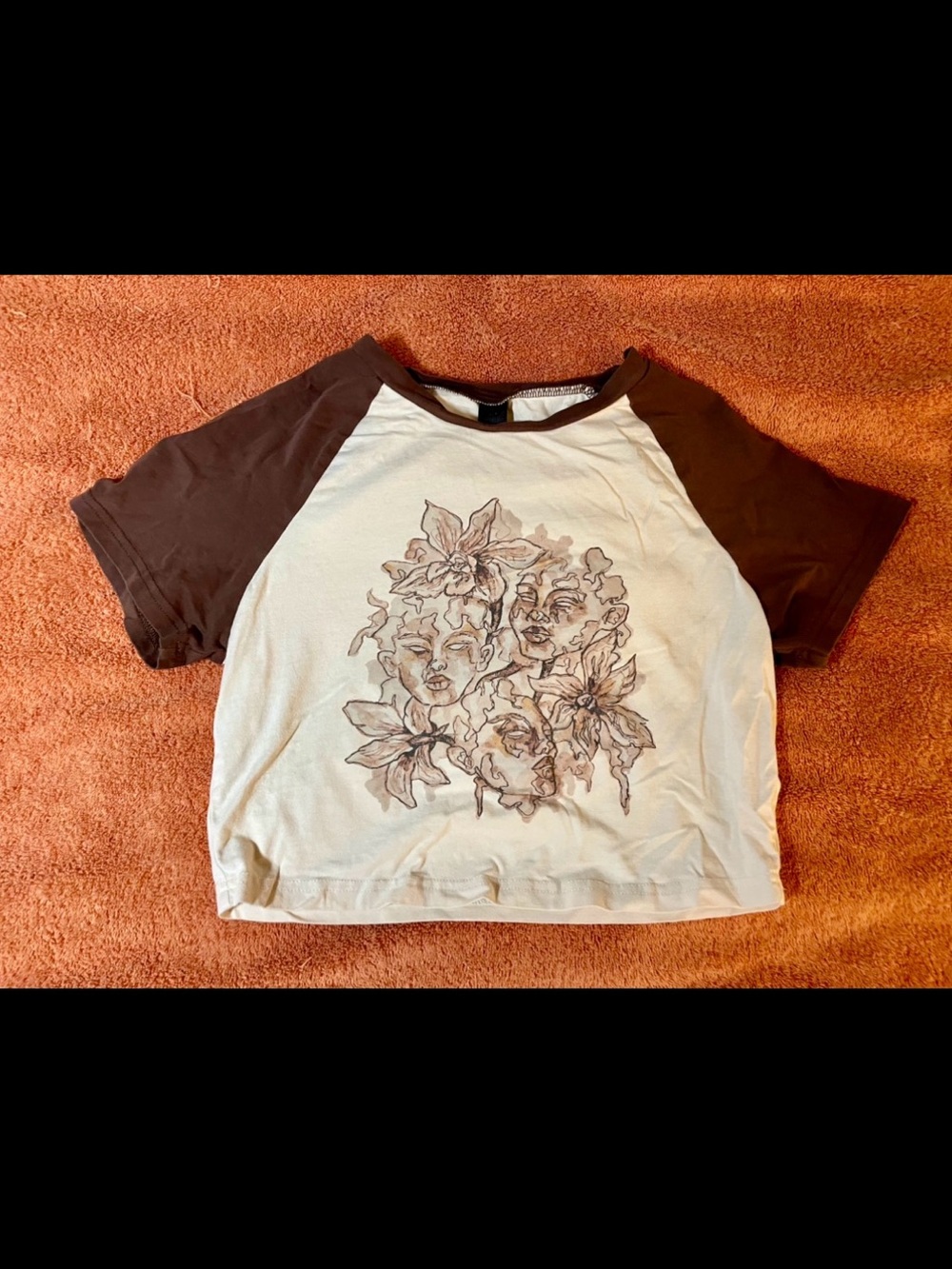 Floral Face Graphic Raglan Crop Top - Brown/Cream